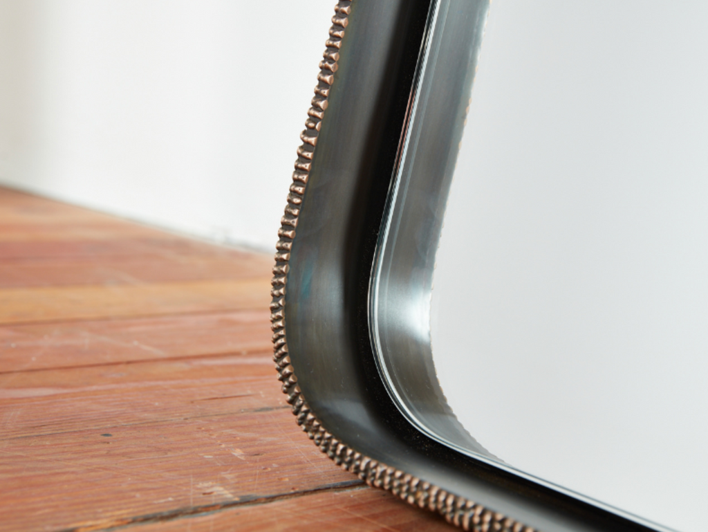 Elongated Molten Mirror